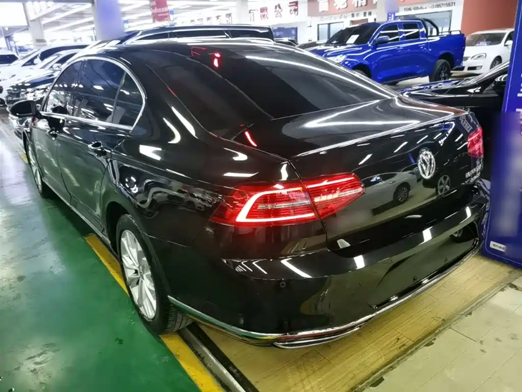 Volkswagen Magotan 2017 330TSI DSG Luxury фото 5