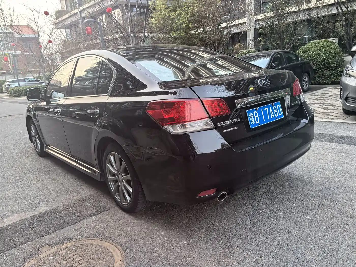 Subaru Legacy 2010 2.5i Luxury Navigation Edition фото 5