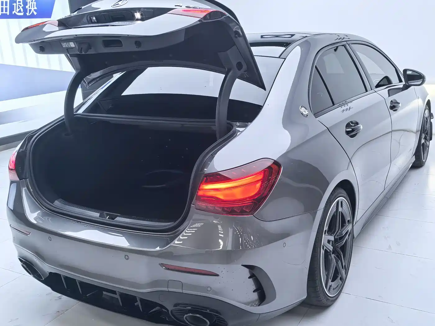 Mercedes-Benz A-Class AMG 2024 AMG A 35 L 4MATIC фото 8