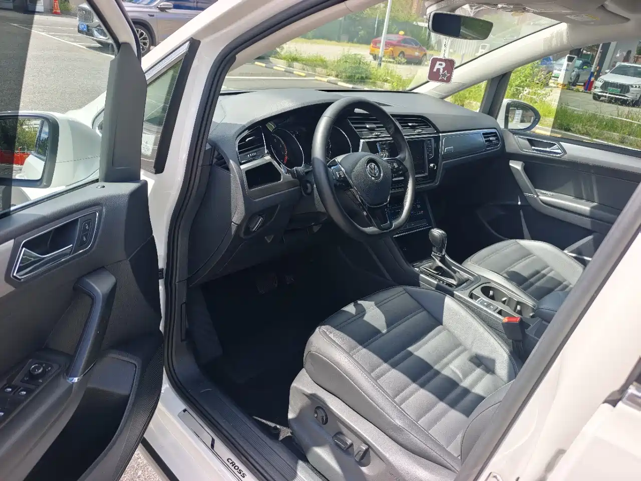 Volkswagen Touran 2021 2021 Touran L 280TSI DSG Cross Edition 7-seater
