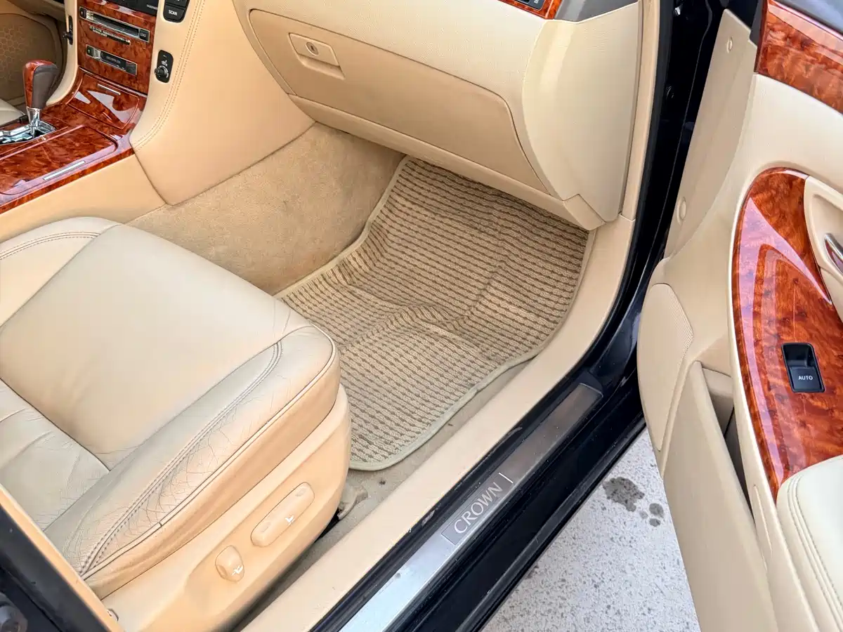 Toyota Crown 2006 2005 Model 3.0L Royal Saloon
