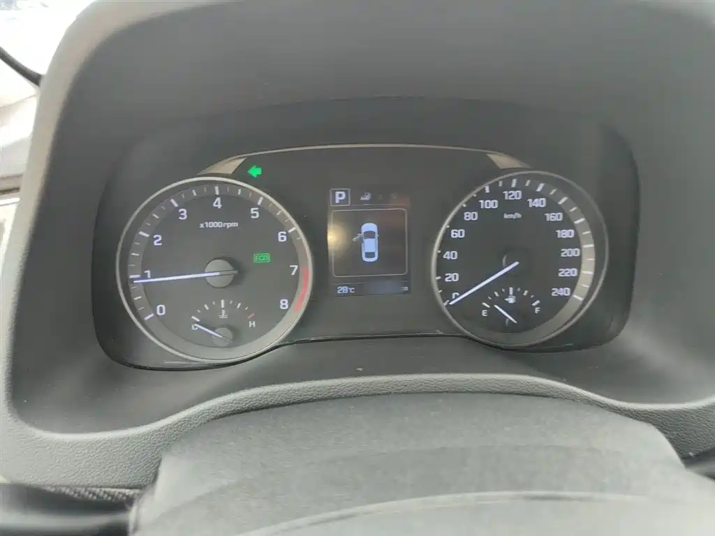Hyundai Elantra 2016 Model 1.6L Automatic Smart Elite фото 4