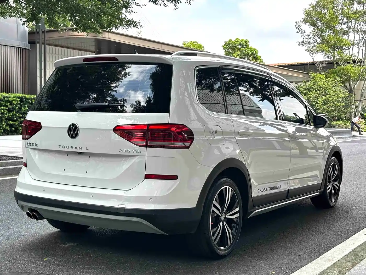 Volkswagen Touran 2021 2021 Touran L 280TSI DSG Cross Edition 7-seater