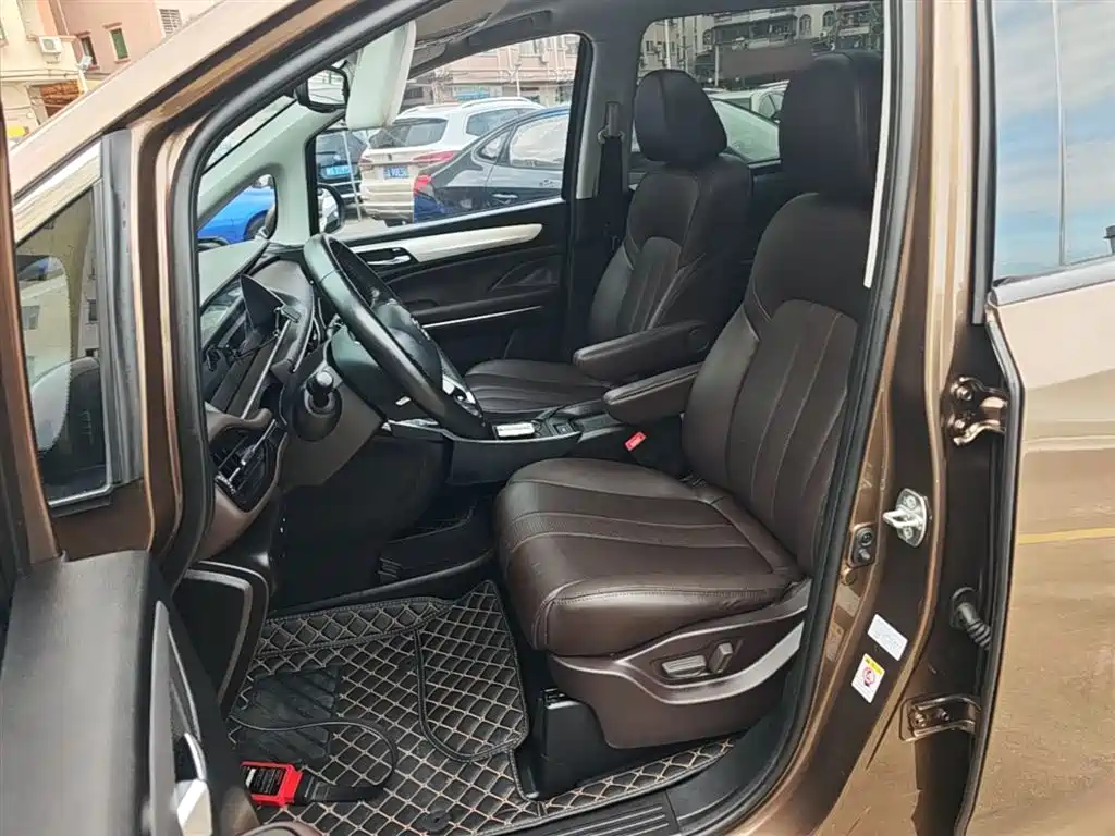 GAC Trumpchi Trumpchi M6 2019 270T Automatic Premium (7-seater) China V фото 15