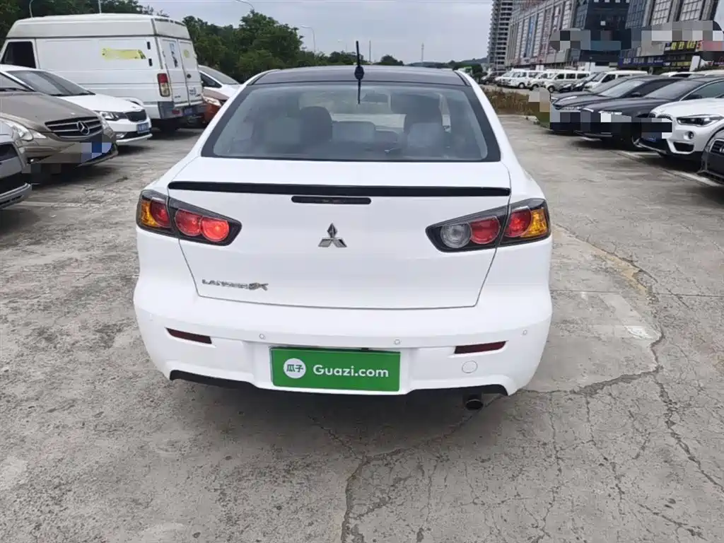 Mitsubishi Lancer EX 2016 1.8L CVT Black & White Replica фото 6