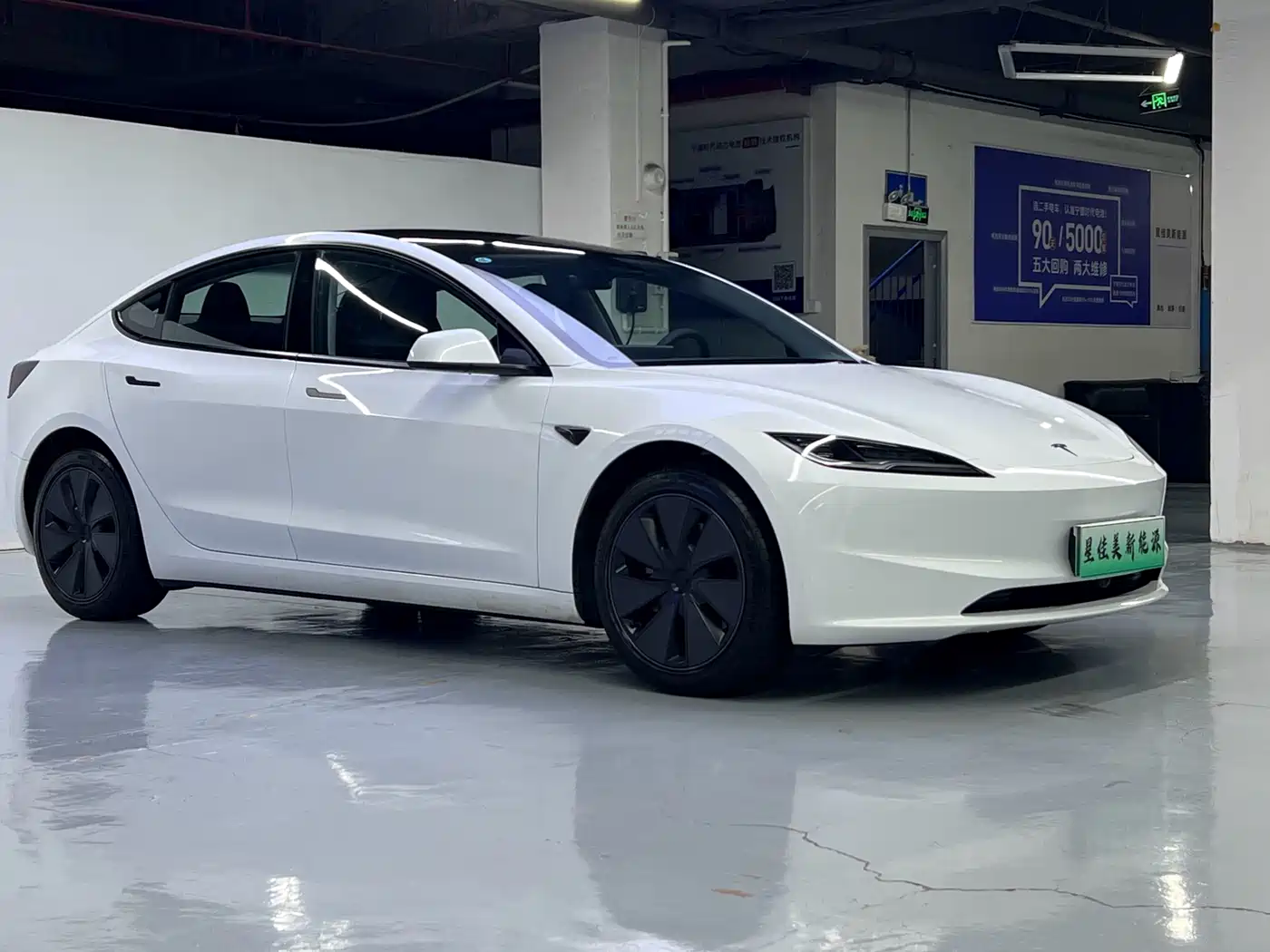 Tesla Model 3 2026 2025 Model Year Facelift Rear-Wheel Drive