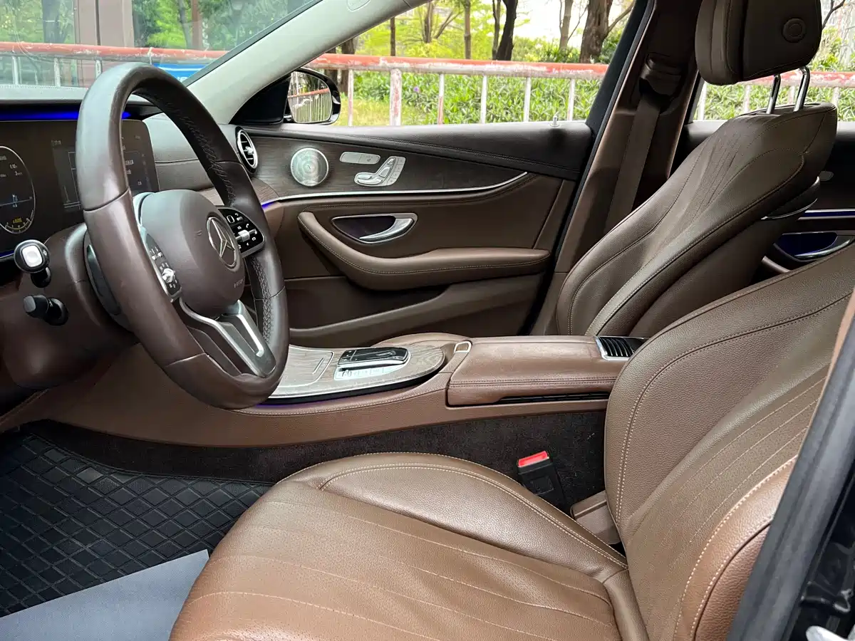 Mercedes-Benz E-Class 2019 E 300 L Fashion фото 7