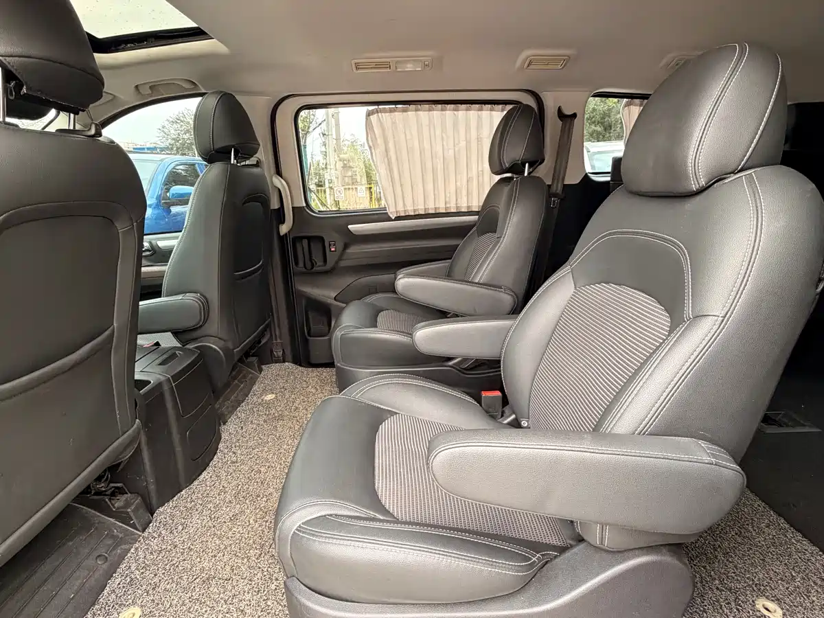 SAIC Maxus Maxus G10 2018 PLUS 2.0T Automatic Executive Edition фото 8