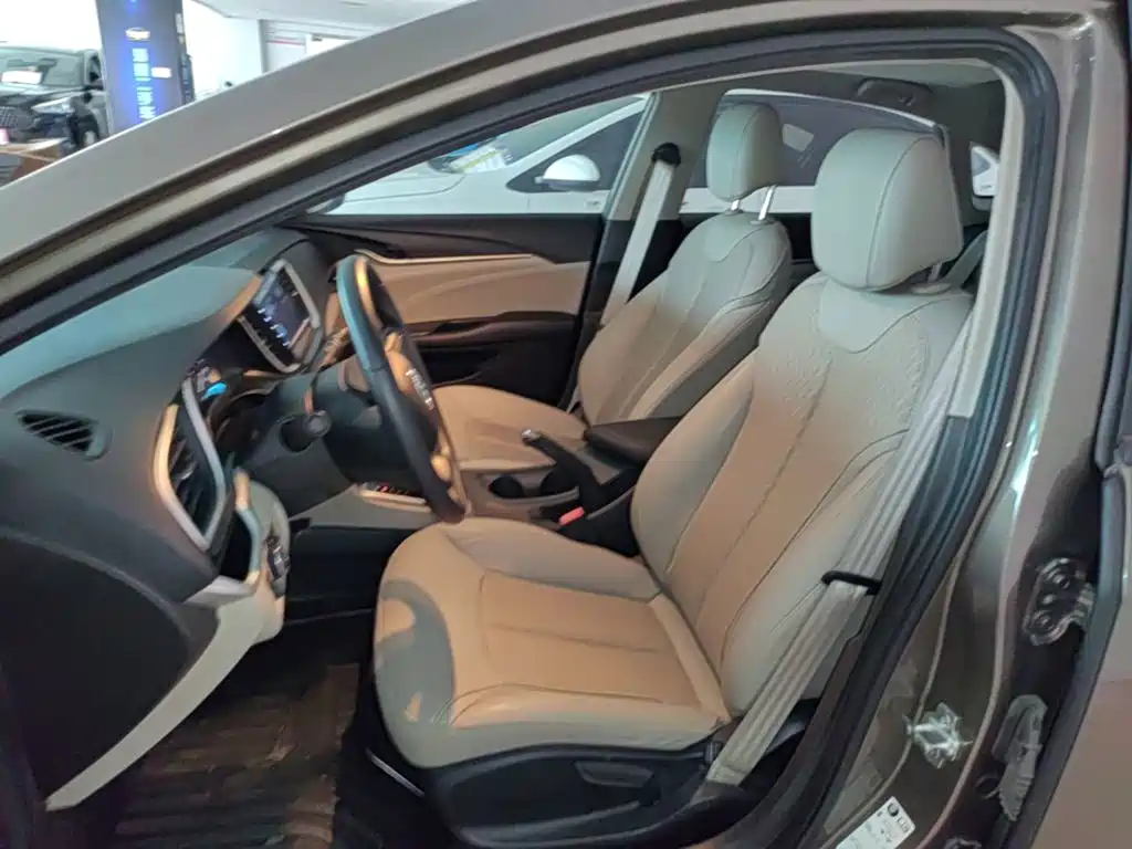 Фото 15 - Buick Excelle