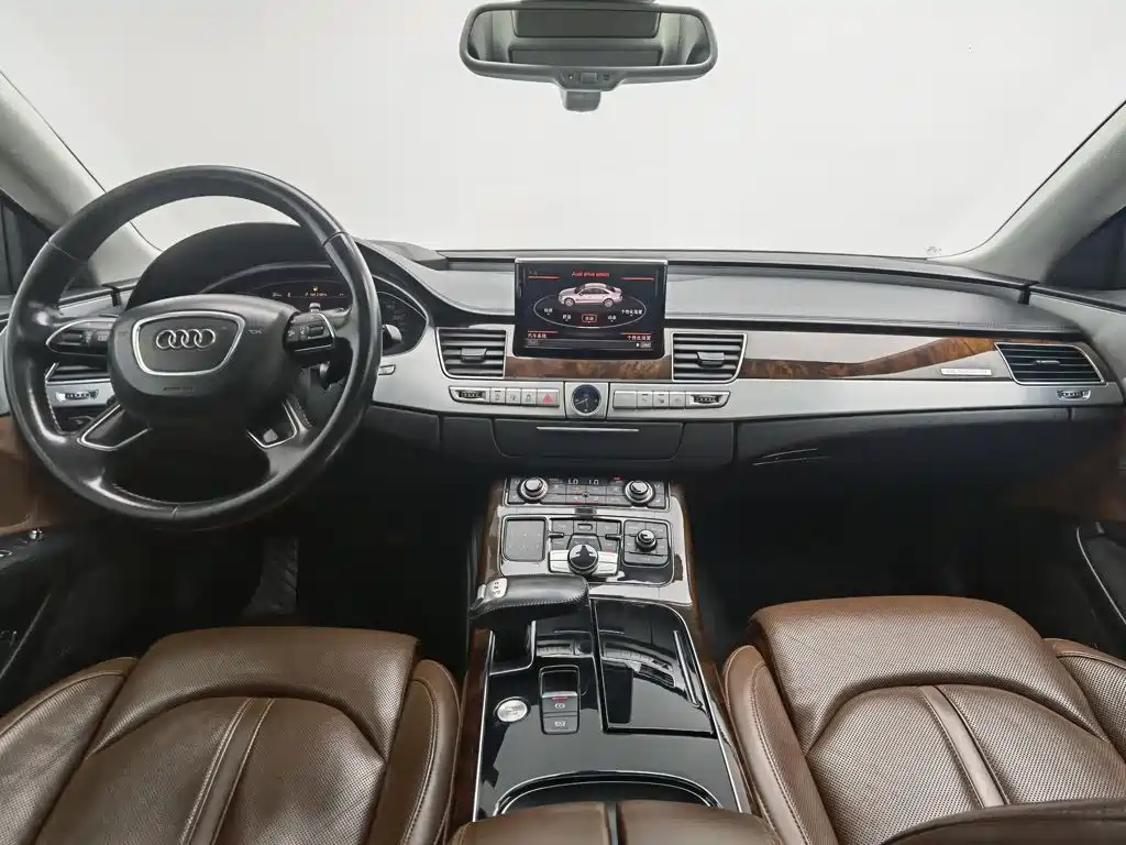 Photo 5 - Audi A8