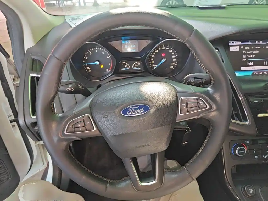 Фото 11 - Ford Focus