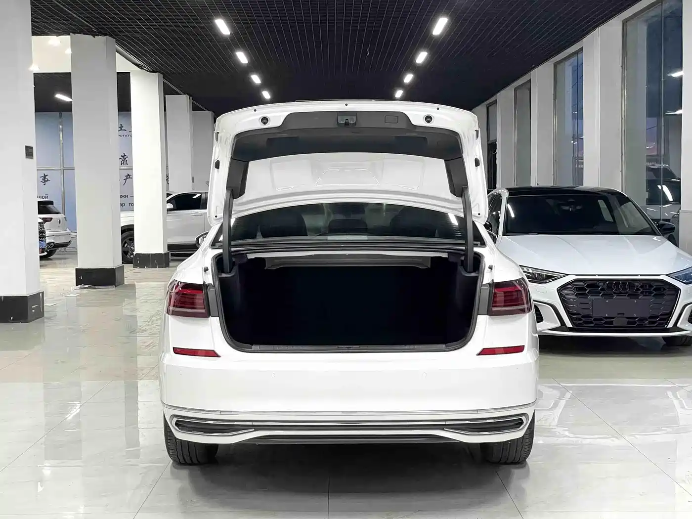 Volkswagen Passat 2023 Facelift 280TSI Business Edition фото 13