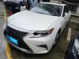 Photo 1 - Lexus ES
