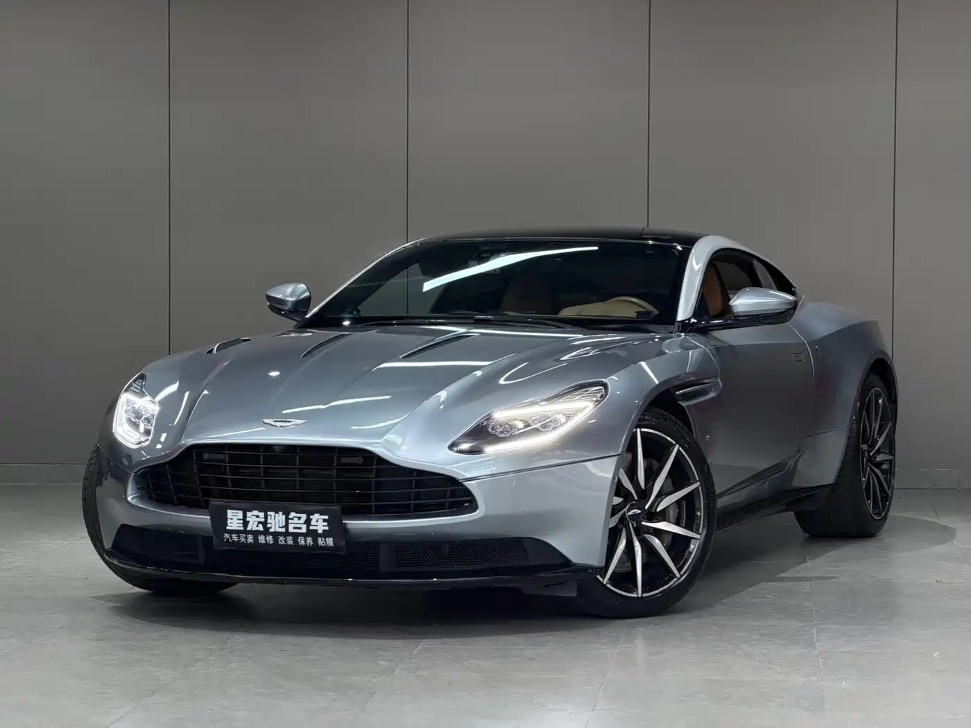 Aston Martin Aston Martin DB11 2016 5.2T Launch Edition