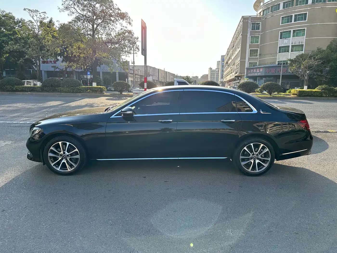 Mercedes-Benz E-Class 2018 E 300 L Luxury фото 3