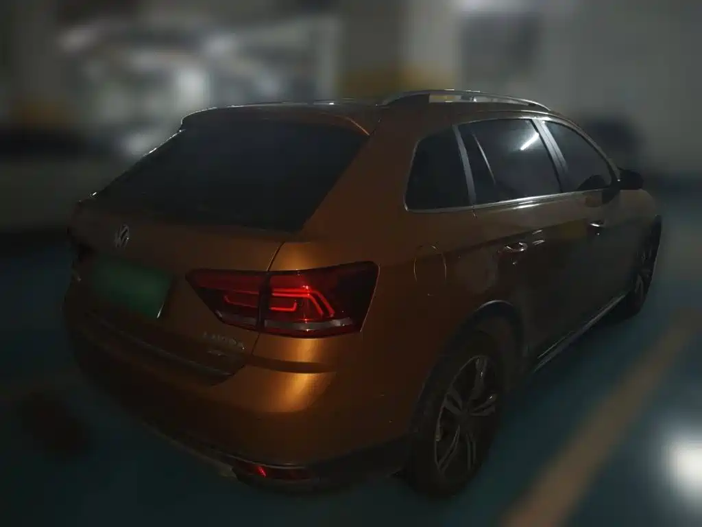 Volkswagen Gran Lavida 2016 2016 230TSI DSG Luxury Edition