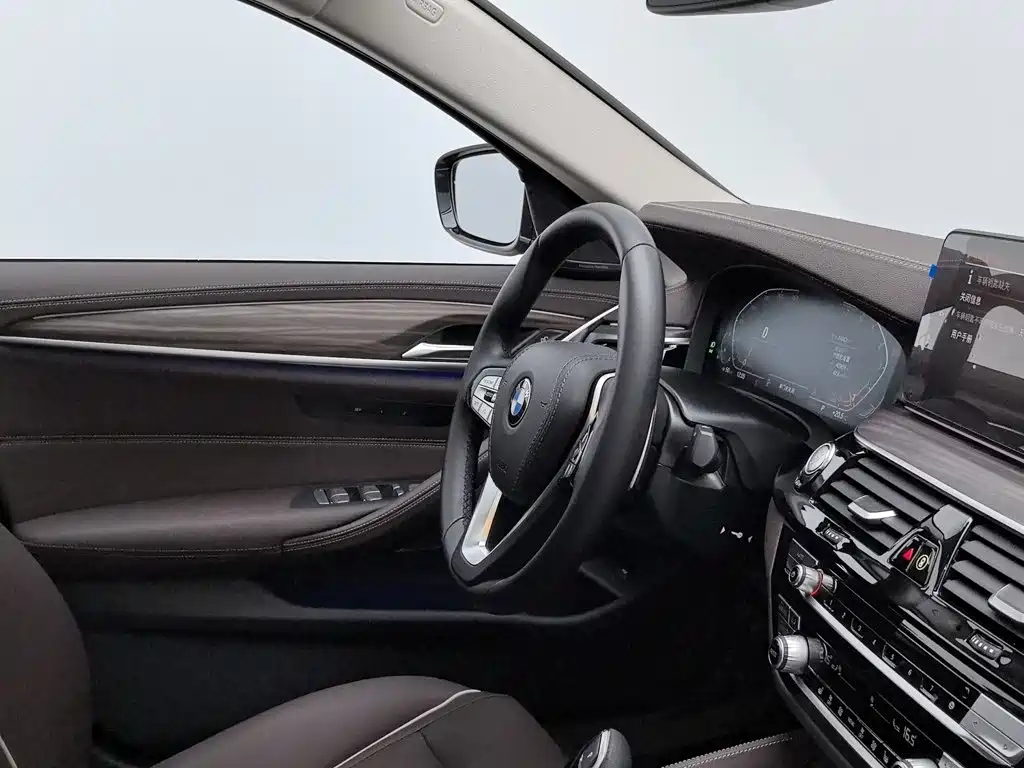 Photo 22 - BMW 5 Series