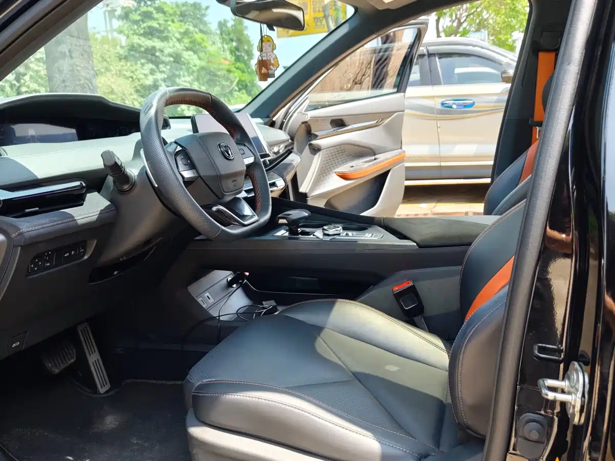 CHANGAN UNI-V
