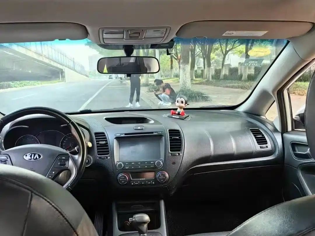 Kia K3 2013 1.6L Automatic GLS фото 7