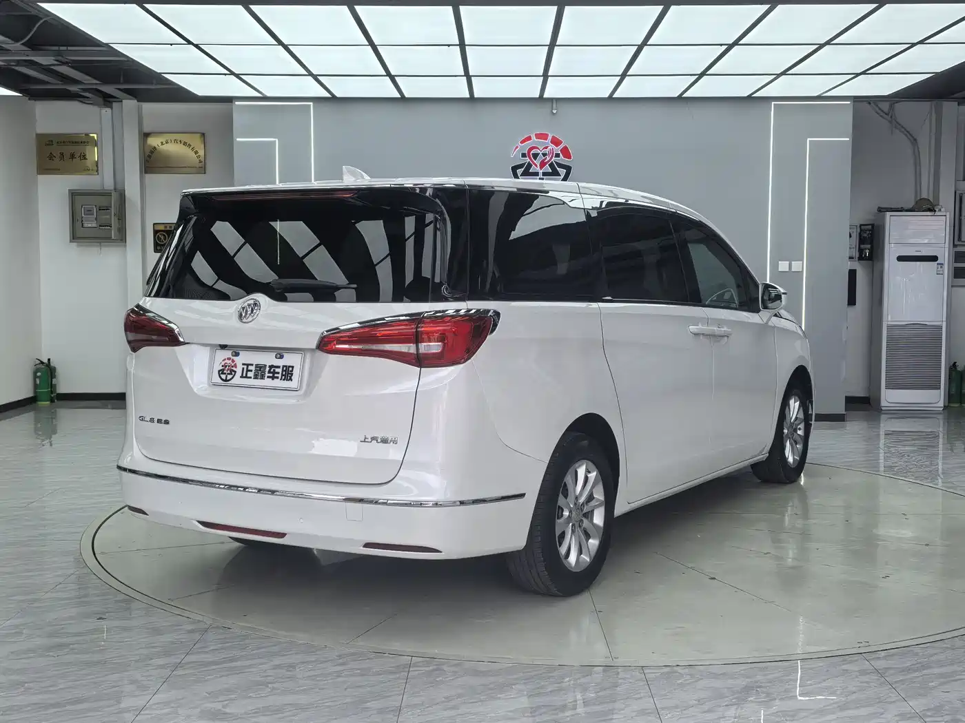 Buick GL8 2017 ES 28T Premium China V фото 17