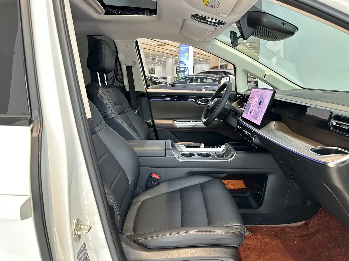 GAC Trumpchi Trumpchi E8 NEV 2024 Model 150km MAX фото 15