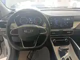 Фото 10 - Geely Coolray