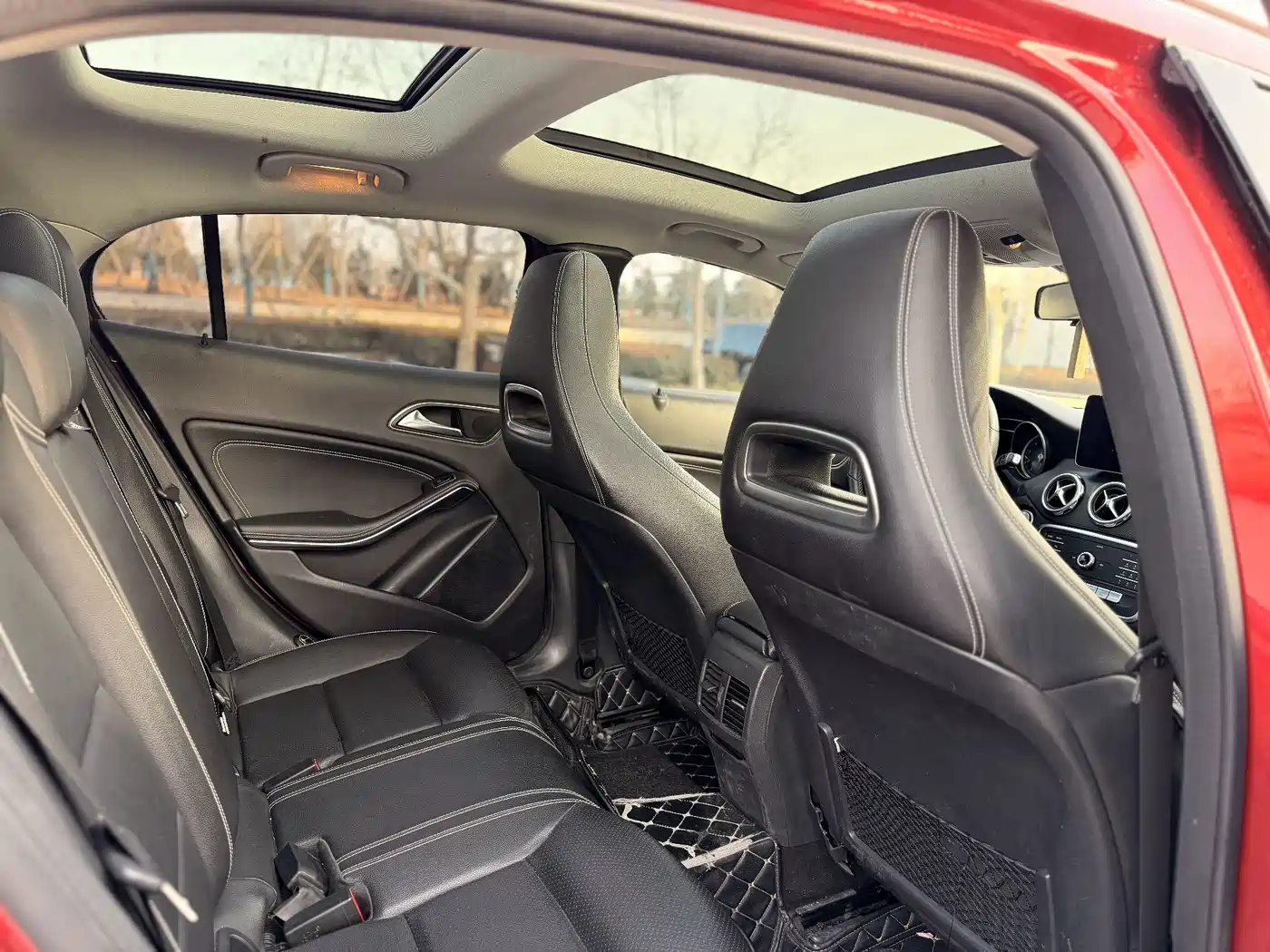 Mercedes-Benz GLA 2018 GLA 200 Dynamic фото 8