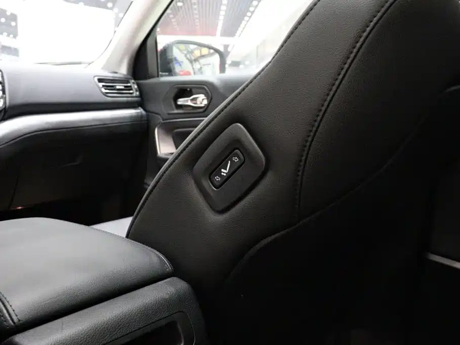 Фото 9 - Jeep Grand Commander
