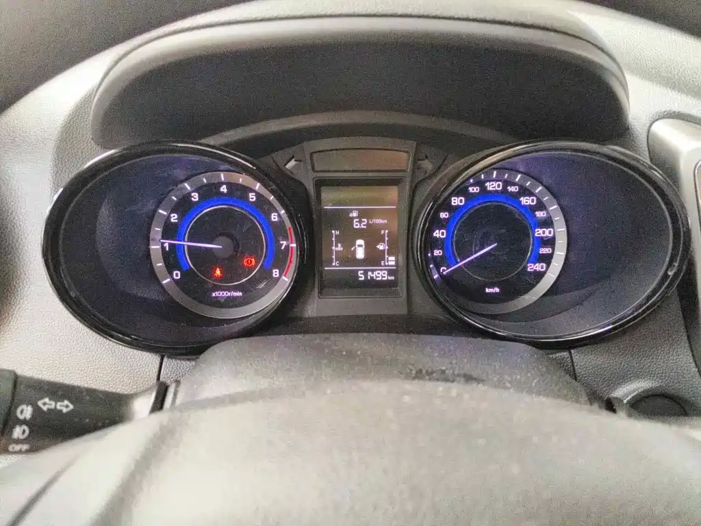 Фото 4 - Changan CS15