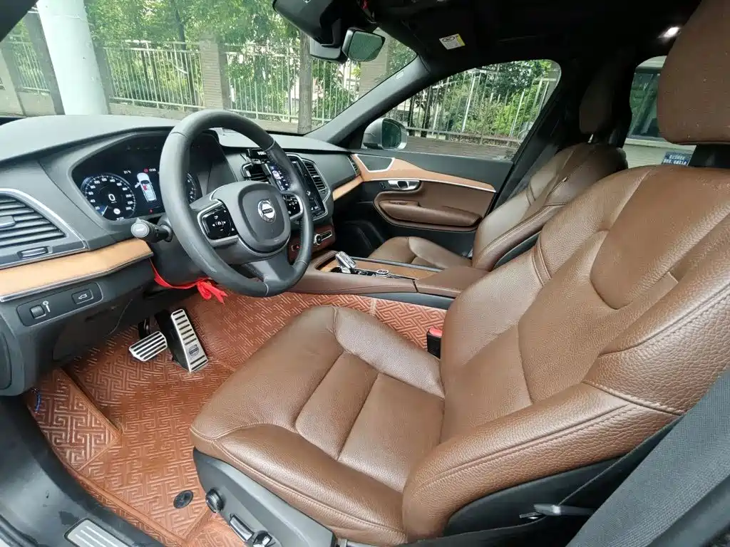 صورة 4 - Volvo XC90