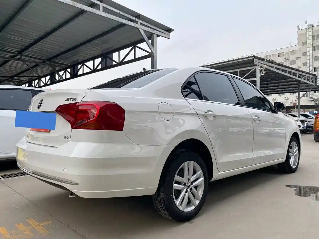 Volkswagen Jetta 2017 1.5L Manual Fashion фото 3