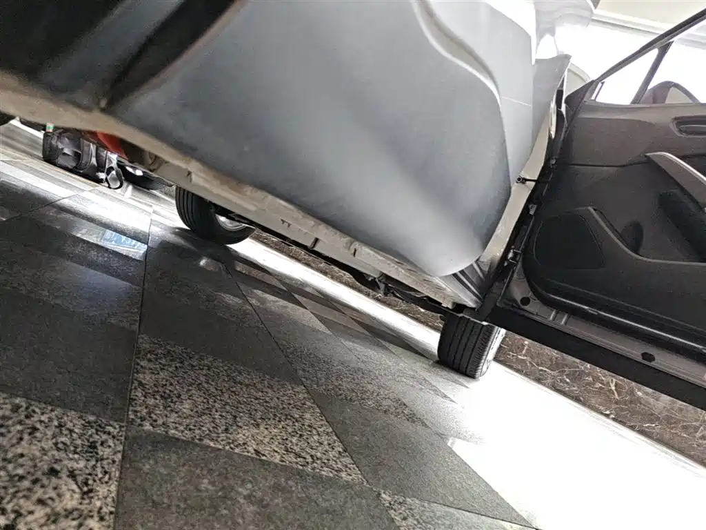Toyota Corolla Cross 2023 Hybrid 2.0L Pioneer Edition фото 21