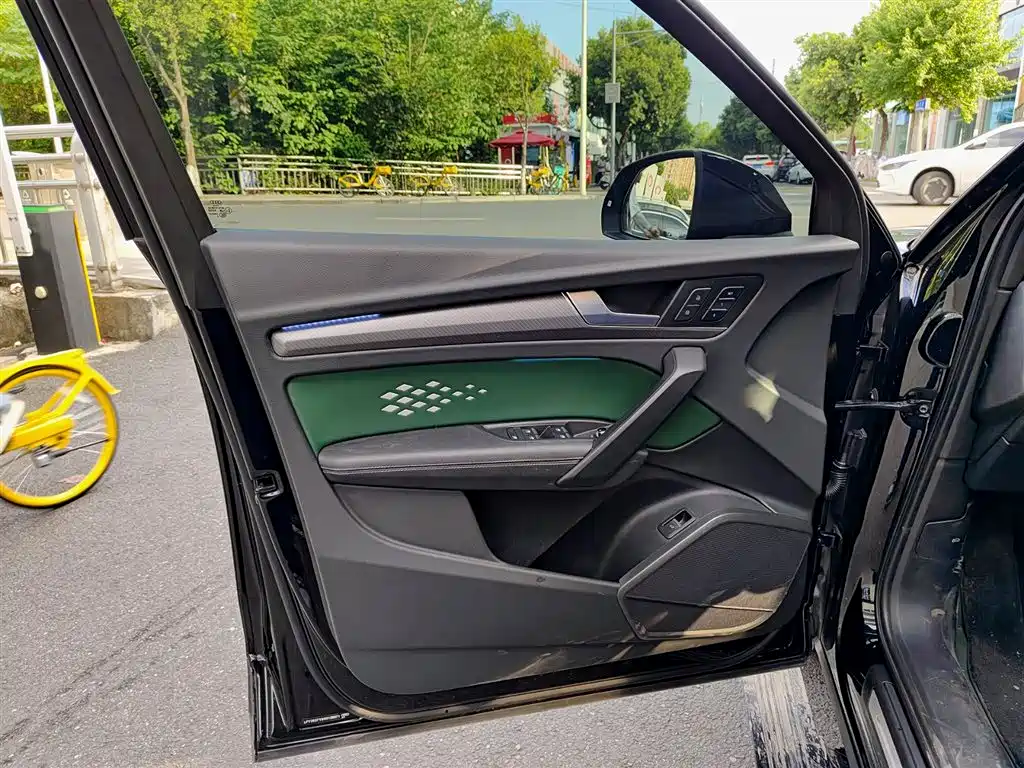 Audi Q5L Sportback 2022 40 TFSI Luxury фото 6