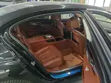 Photo 7 - BMW 7 Series