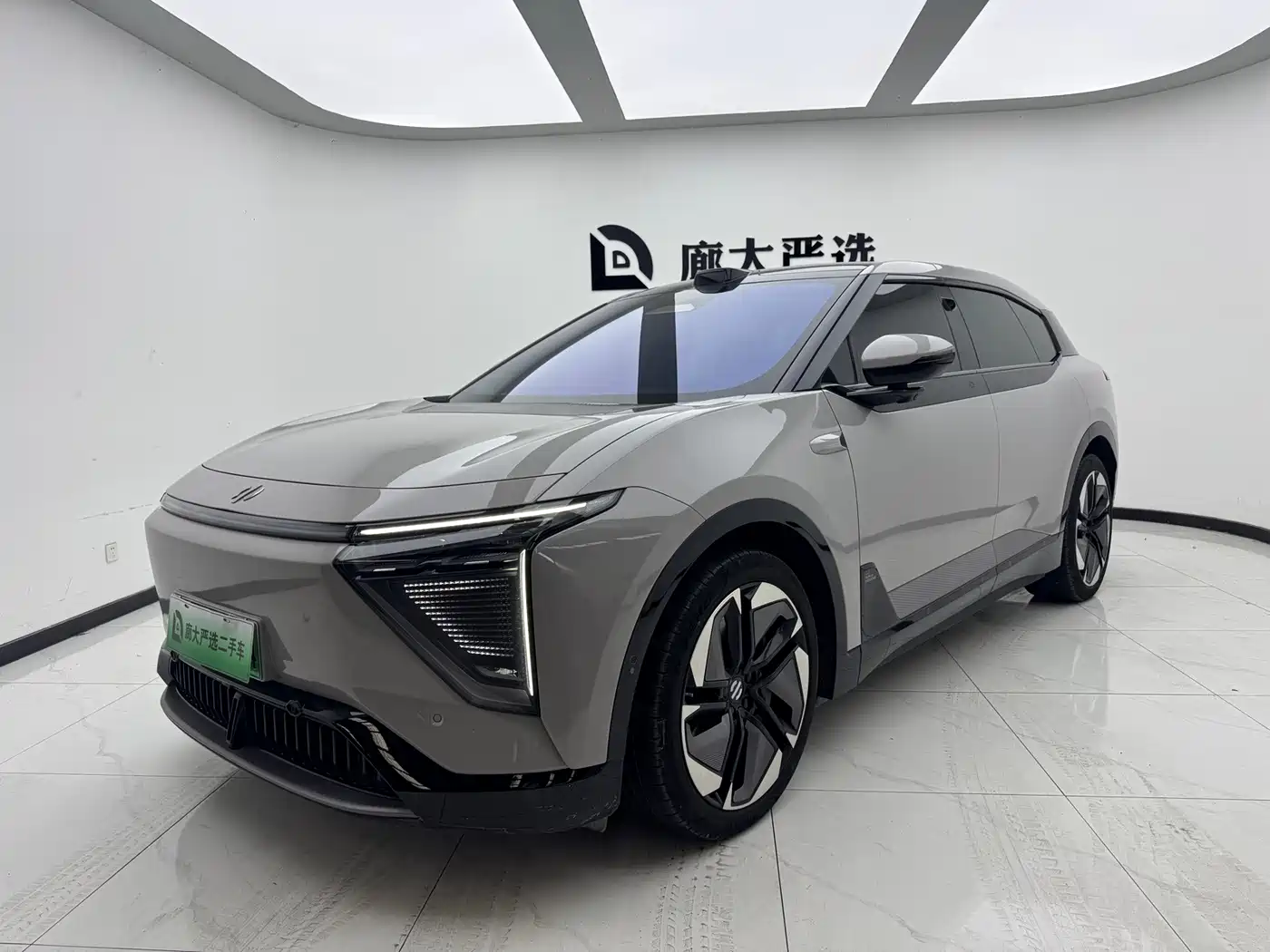 HiPhi Y 2023 2023 765km Flagship Edition