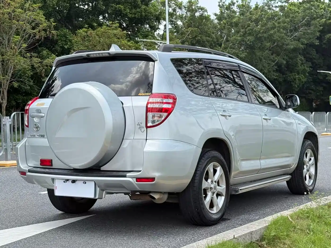 Photo 14 - Toyota RAV4 Rongfang