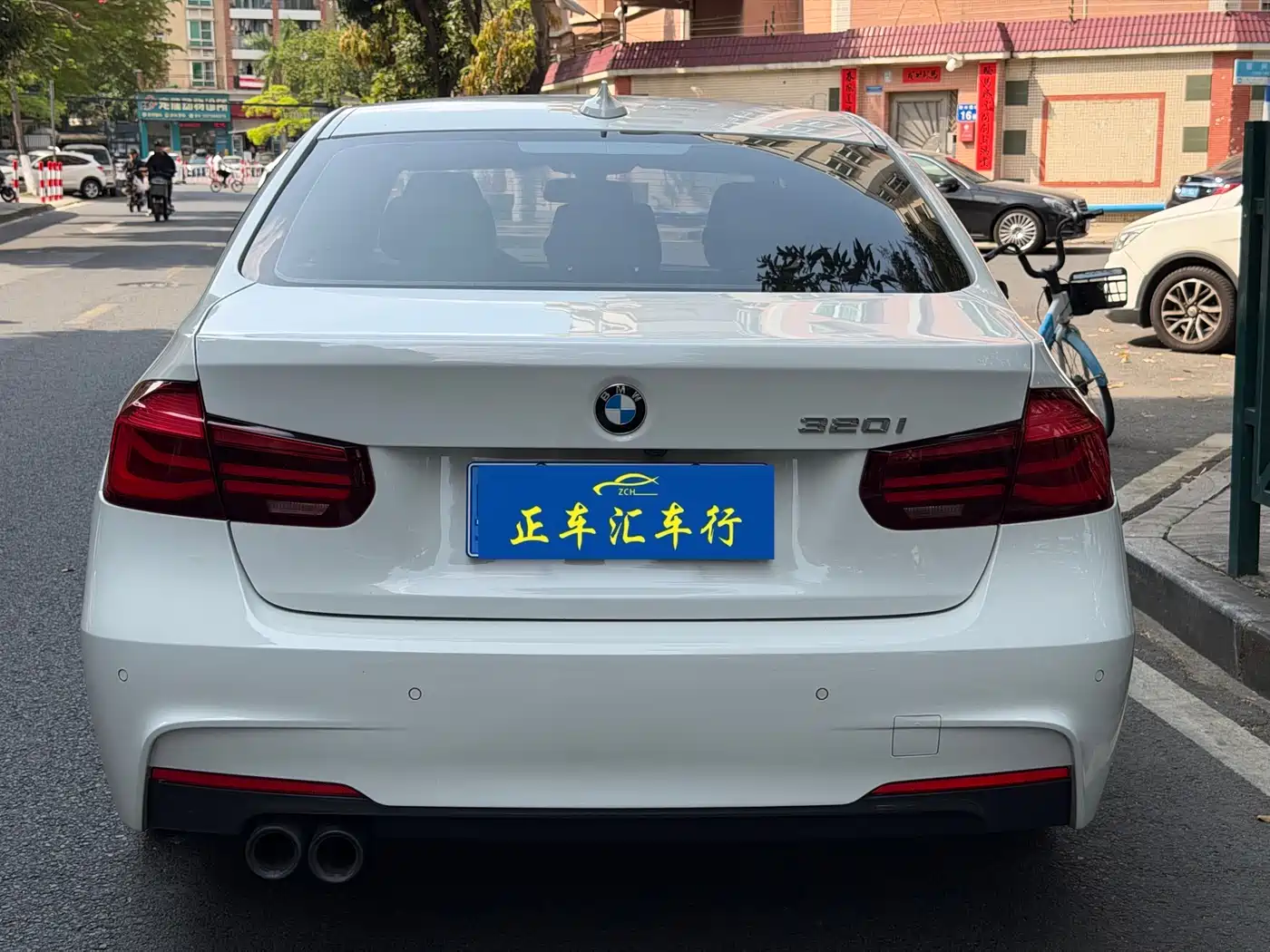 BMW 3 Series 2019 320i M Sport Black Night Edition фото 3