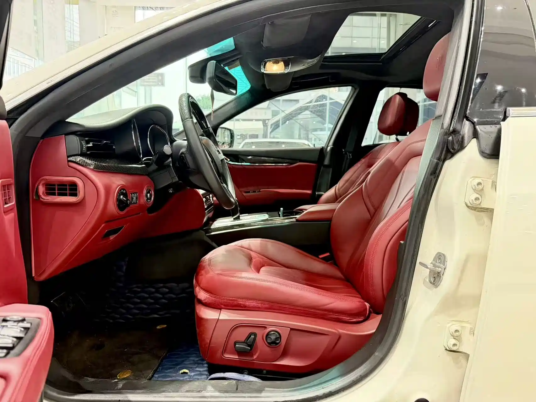 Photo 5 - Maserati Quattroporte
