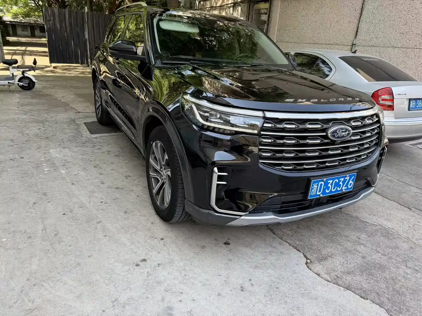 FORD EXPLORER