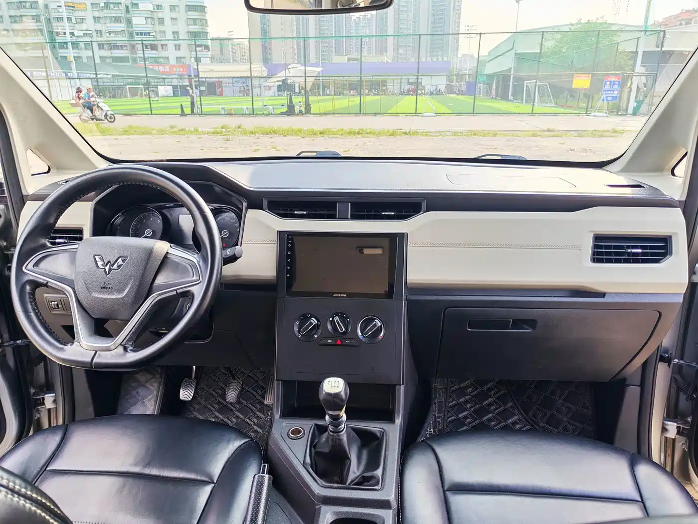 Wuling Motors Wuling Hongguang PLUS 2021 2021 Commercial Version 1.5L Manual Standard 7-Seater