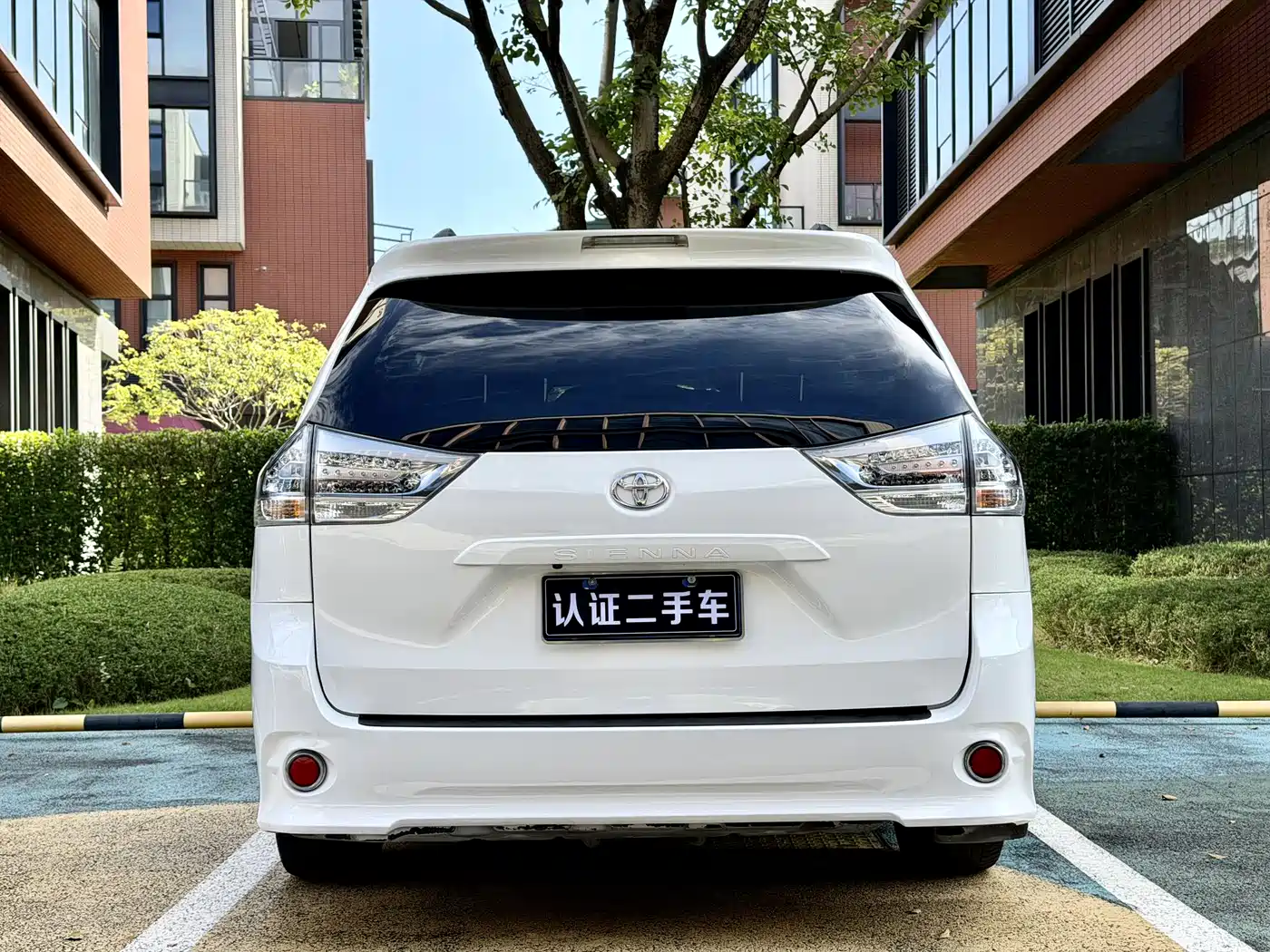 Toyota Sienna 2015 3.5L 2WD LE фото 5