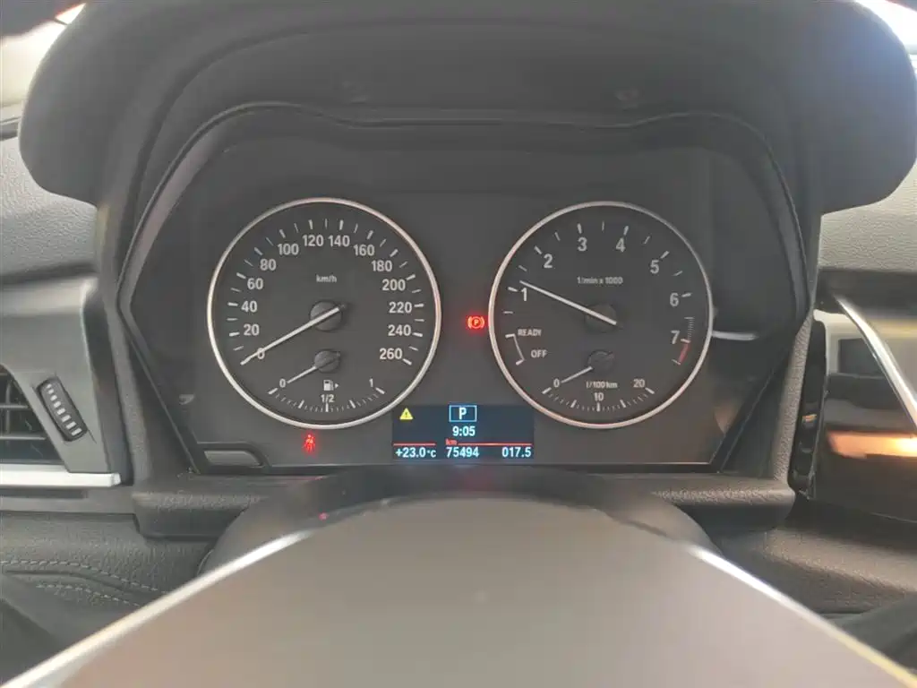 BMW 2 Series Touring 2016 218i Sport Design Package фото 8