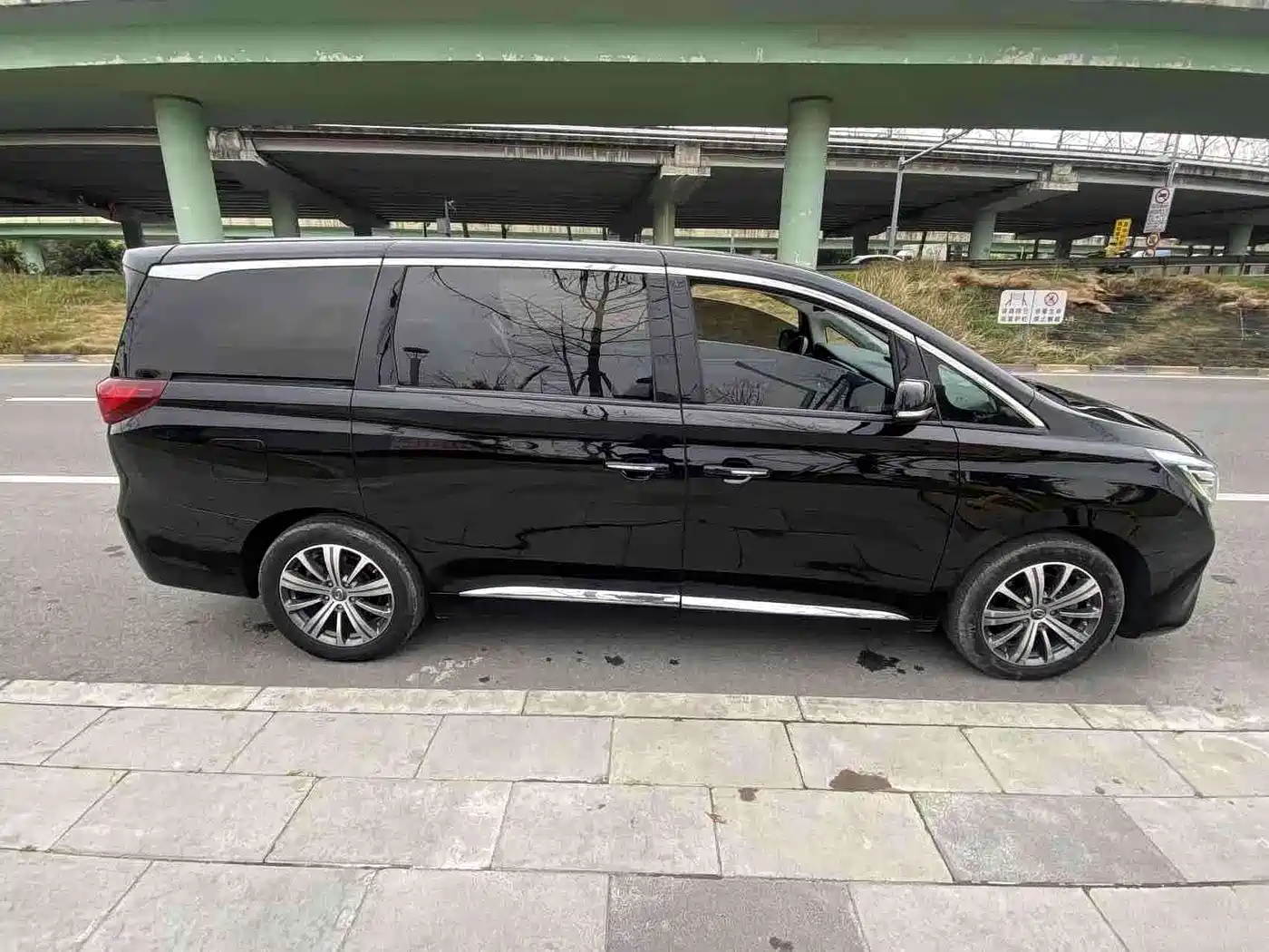 GAC Trumpchi Trumpchi M8 2018 320T Premium Edition фото 4
