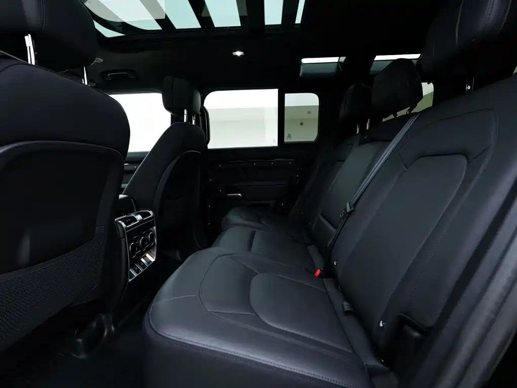 Land Rover Defender 2026 2025 110 3.0T P400 -Dynamic HSE