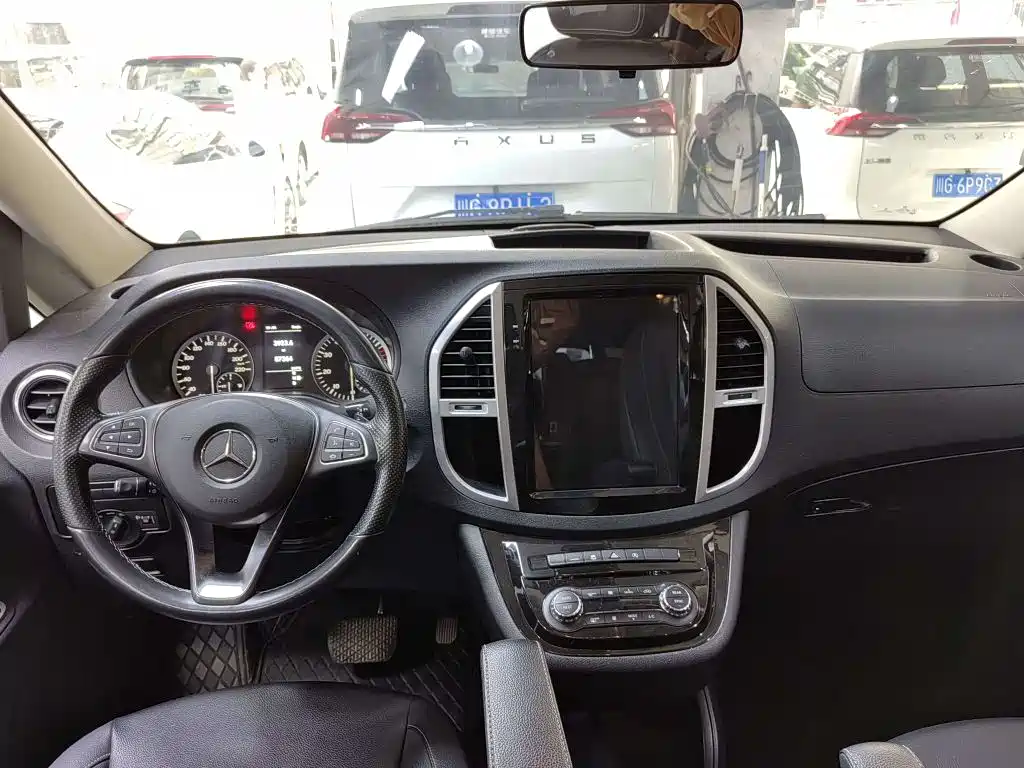 Mercedes-Benz Vito 2018 2.0T Business Edition China VI фото 10