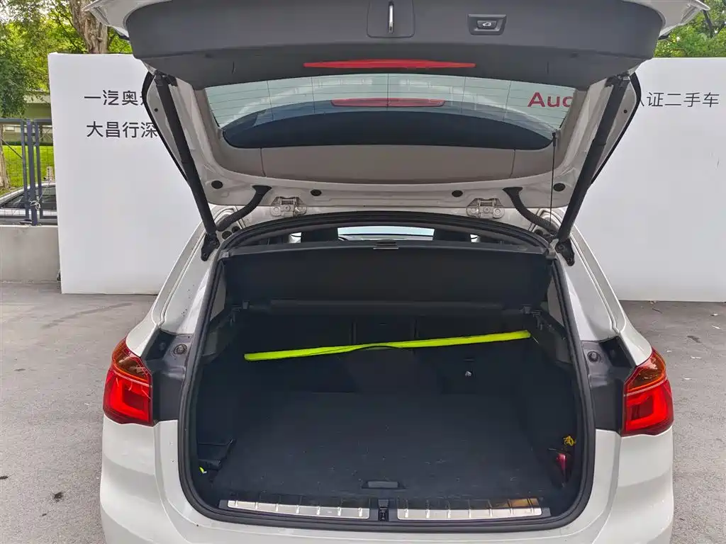 BMW X1 2019 sDrive18Li Premium Model фото 16