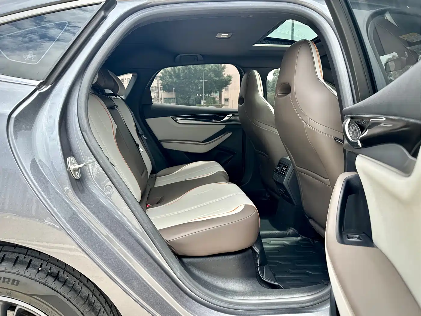 BYD Qin PLUS 2023 Champion Edition DM-i 55KM Surpassing фото 17