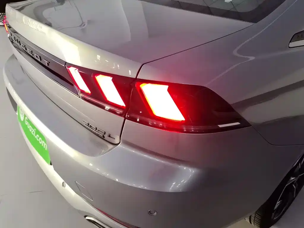 Photo 8 - Peugeot 508