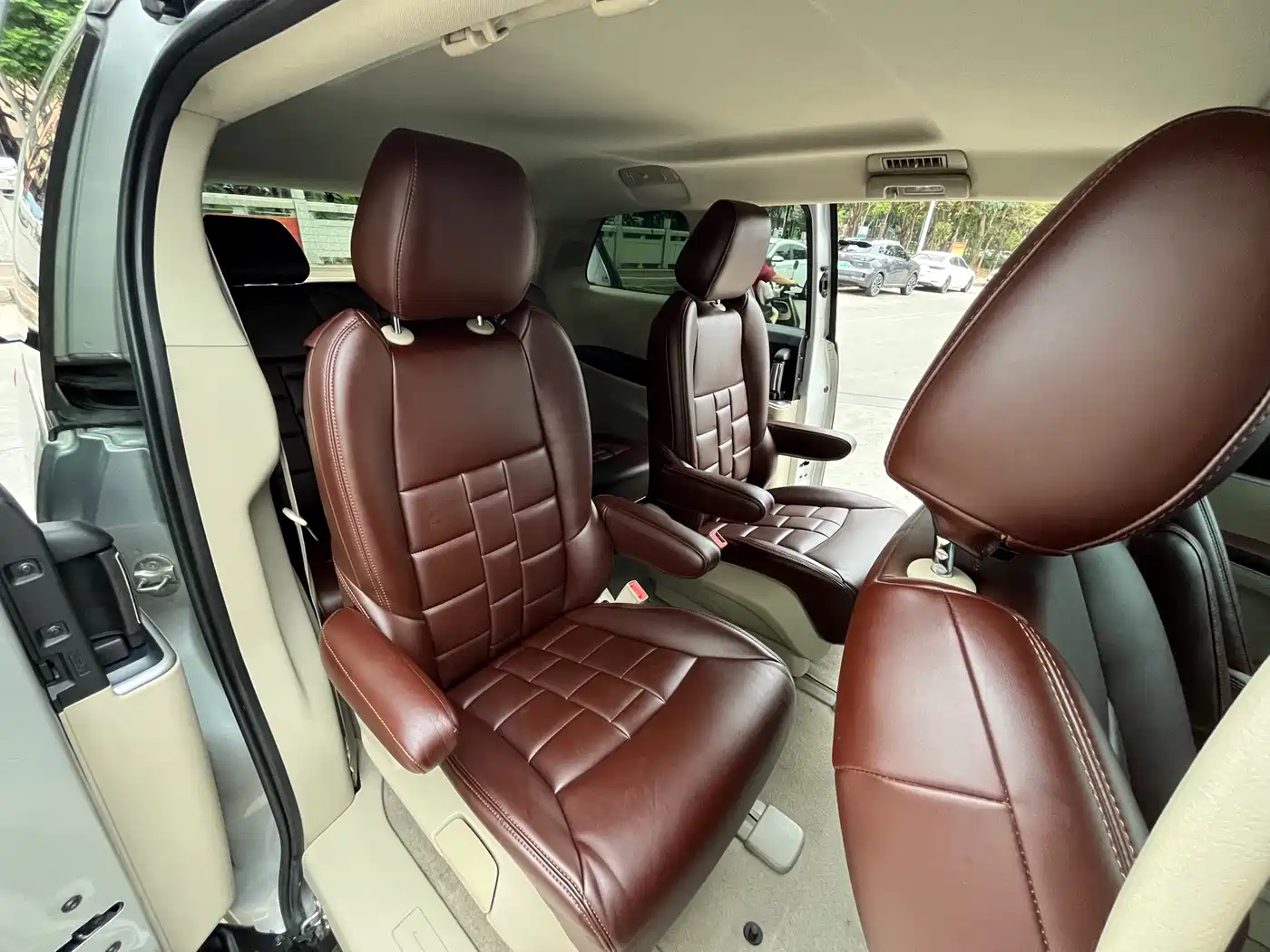 Buick GL8 2018 28T Comfort China VI фото 9