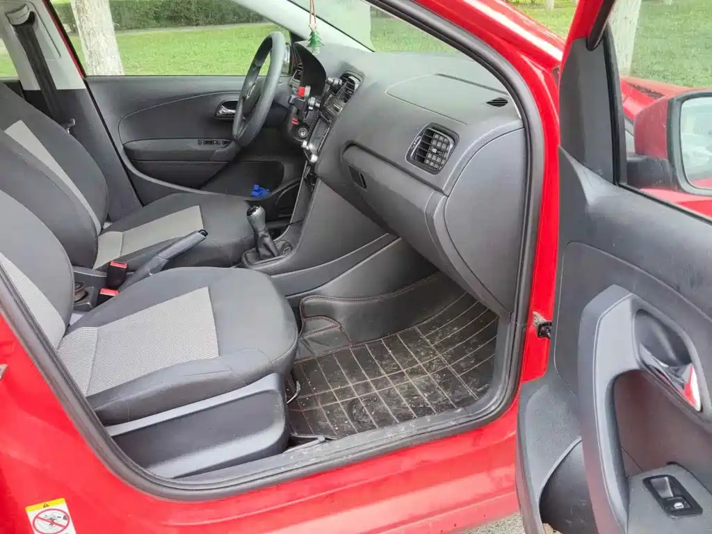 صورة 13 - Volkswagen Polo